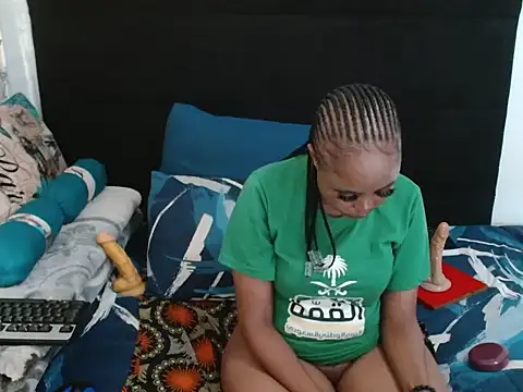 CreamySexyPussy online show from November 28, 2025, 7:27 pm