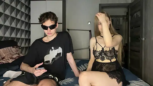 merycouple online show from March 30, 2026, 8:21 pm