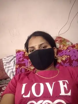poojam93 online show from May 11, 2026, 3:07 pm