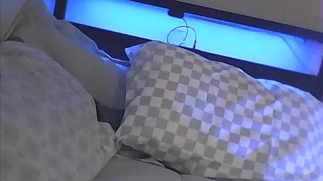 sarahkat86 online show from March 3, 2026, 12:28 am