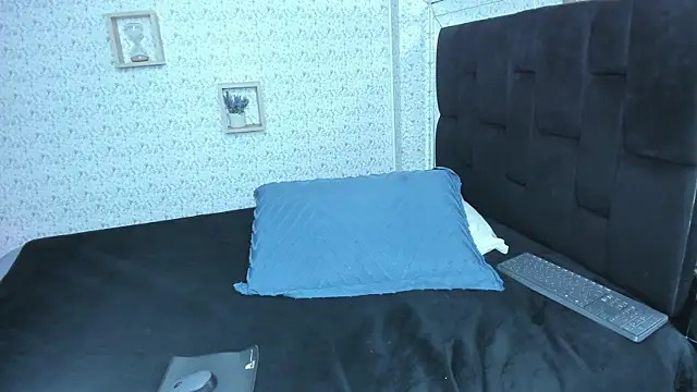 Snapshot of lisa_logan chatting on December 17, 2025, 4:18 am lisa logan online show from December 17, 2025, 4:18 am