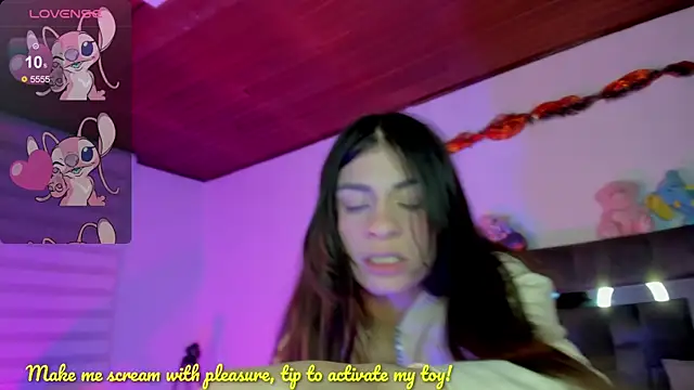 Jade rey  online show from January 14, 2026, 4:07 am