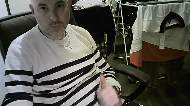 Chrisprngr online show from March 25, 2026, 6:03 pm