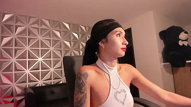 hellen tease online show from September 12, 2025, 12:16 pm