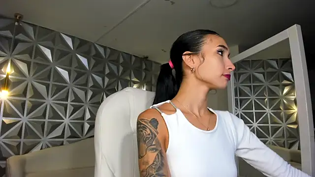 hellen tease online show from January 16, 2026, 1:04 pm