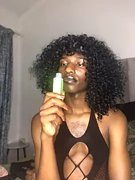 Trans fairy online show from October 5, 2025, 8:18 pm