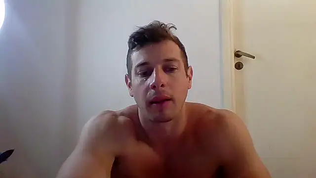 luca23millo90 online show from September 17, 2025, 3:52 am