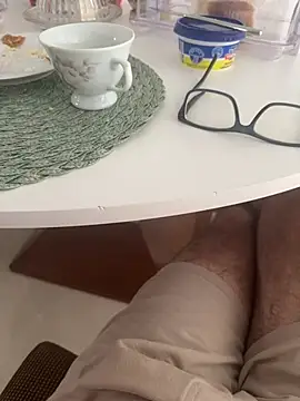 XUCRUTES42 online show from April 1, 2026, 11:44 am