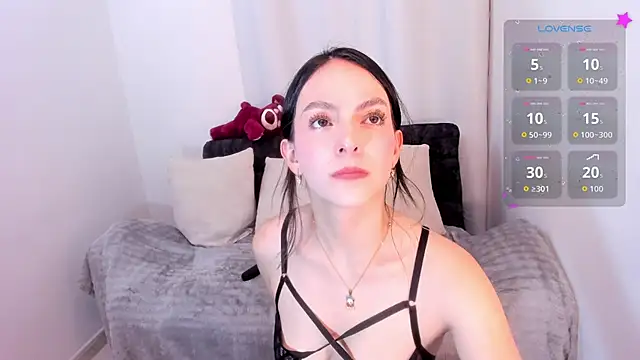 Snapshot of sarah_saenz_ chatting on May 17, 2026, 12:41 am sarah saenz online show from May 17, 2026, 12:41 am