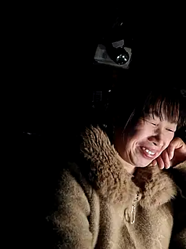 ngocngoc cute online show from November 17, 2025, 1:17 pm