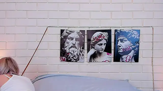 Blondy Fina online show from September 20, 2025, 4:57 am