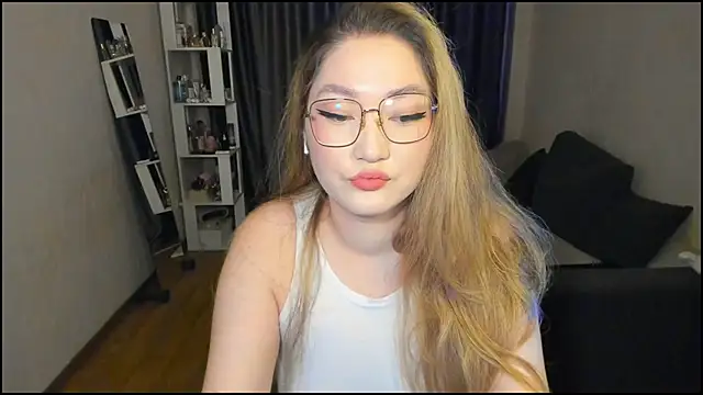 lyra x online show from March 27, 2026, 4:51 pm