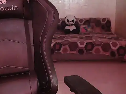 Simmi Ji online show from November 11, 2025, 11:21 am