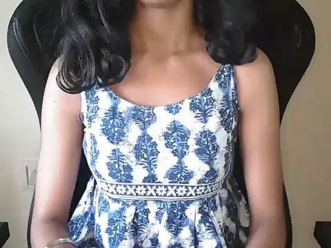 Simmi Ji online show from November 28, 2025, 4:48 am