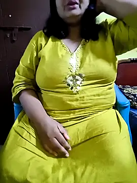 Snapshot of Swapna_Hyd chatting on September 29, 2025, 4:17 am Swapna Hyd online show from September 29, 2025, 4:17 am