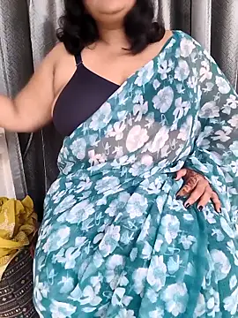 Snapshot of Swapna_Hyd chatting on December 18, 2025, 10:32 am Swapna Hyd online show from December 18, 2025, 10:32 am