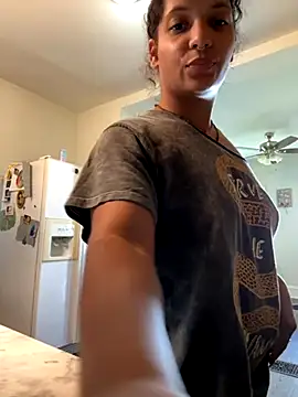 lilcubangoddess online show from September 11, 2025, 3:45 pm