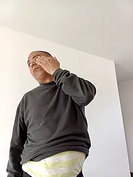 CWQ123 online show from April 4, 2026, 12:53 am