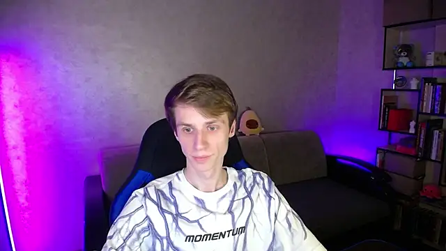 yes cute boy  online show from November 5, 2025, 7:14 pm