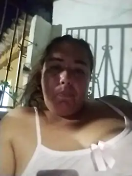 yyuly online show from September 29, 2025, 1:44 am