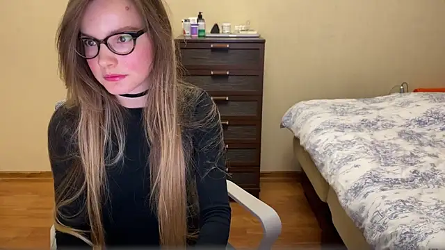kaamelia online show from September 28, 2025, 6:57 pm