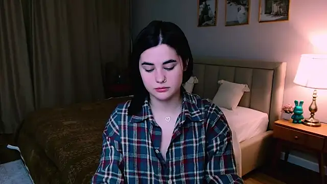 lil angel  online show from March 11, 2026, 10:27 pm