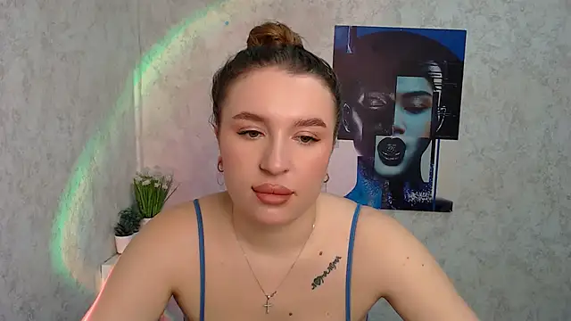 JuliaTopp  online show from February 24, 2026, 6:33 am