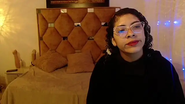 CATTALINAHOT online show from February 10, 2026, 2:37 am