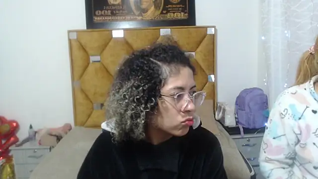 CATTALINAHOT online show from February 19, 2026, 10:22 am