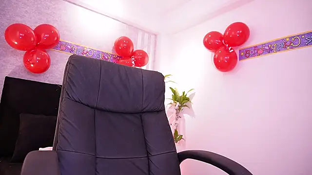 lily cash1 online show from October 25, 2025, 9:09 pm