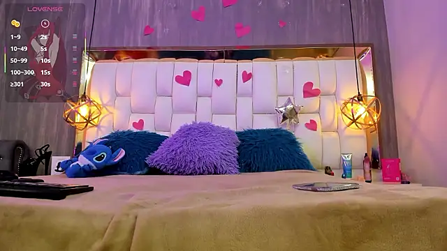 Foxxy Doll online show from March 6, 2026, 2:35 pm