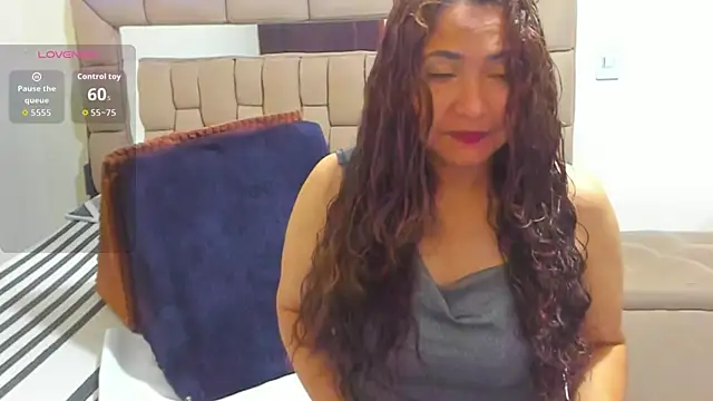 gabrielaponce11 online show from November 21, 2025, 11:58 pm