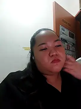 LianaCruzado online show from May 8, 2026, 12:54 pm