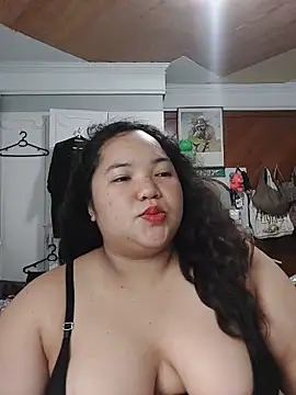 LianaCruzado online show from June 14, 2026, 4:53 pm