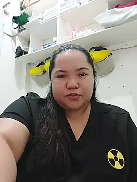 LianaCruzado online show from July 25, 2026, 4:15 pm