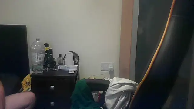 LondonMan1988 online show from November 15, 2025, 7:54 pm