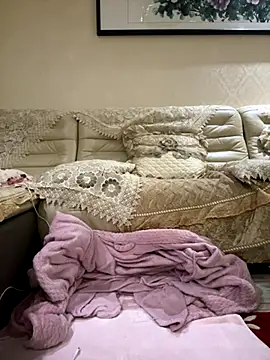 anna yngs online show from October 17, 2025, 1:20 am