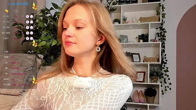 Snapshot of Kara_smalltits chatting on October 9, 2025, 12:03 pm Kara smalltits online show from October 9, 2025, 12:03 pm