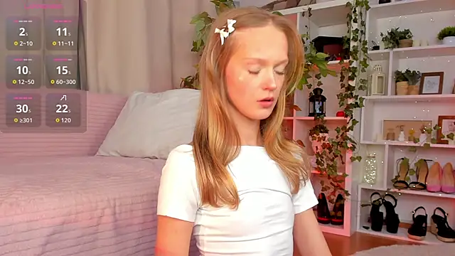 Snapshot of Kara_smalltits chatting on November 21, 2025, 11:53 am Kara smalltits online show from November 21, 2025, 11:53 am