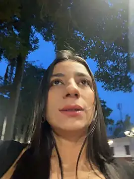 Snapshot of -juicy_ chatting on June 17, 2026, 11:27 pm -juicy online show from June 17, 2026, 11:27 pm