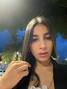 Snapshot of -juicy_ chatting on June 18, 2026, 11:31 pm -juicy online show from June 18, 2026, 11:31 pm