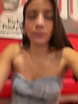 Snapshot of -juicy_ chatting on June 19, 2026, 10:35 pm -juicy online show from June 19, 2026, 10:35 pm