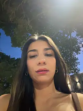 Snapshot of -juicy_ chatting on July 28, 2026, 11:37 pm -juicy online show from July 28, 2026, 11:37 pm