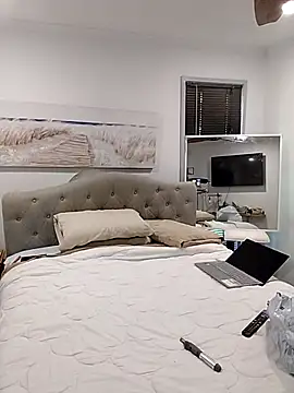 iamthepublickmasterbater online show from September 24, 2025, 5:00 am