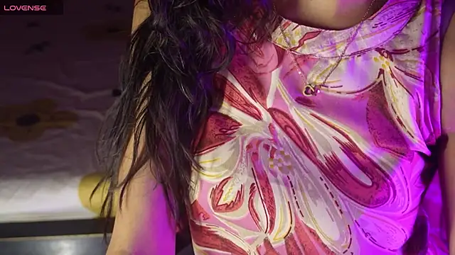 NidhiChandra online show from October 18, 2025, 11:33 am