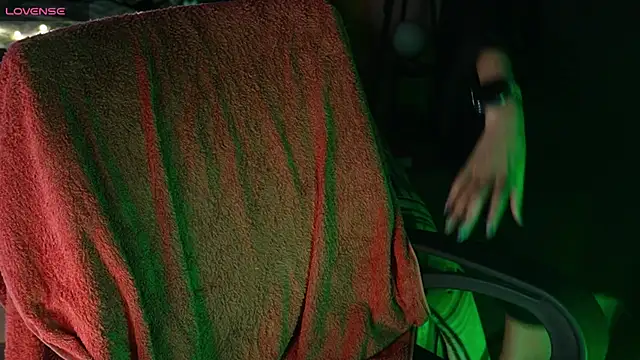 NidhiChandra online show from December 18, 2025, 7:09 pm