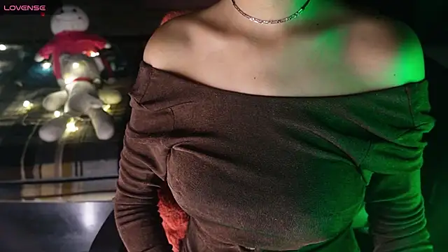 NidhiChandra online show from December 19, 2025, 9:38 am