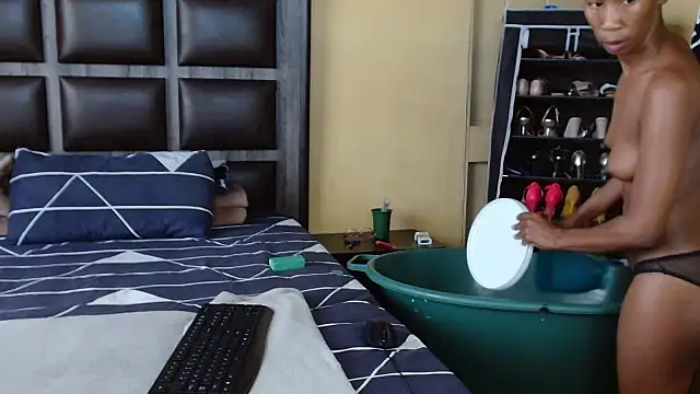 SweetSlender01 online show from November 27, 2025, 9:55 am