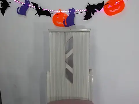 Snapshot of dulceeee_mariiaa chatting on October 17, 2025, 3:31 am dulceeee mariiaa online show from October 17, 2025, 3:31 am