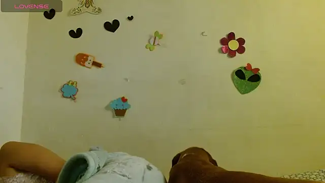 Akasha001 online show from October 30, 2025, 12:17 pm